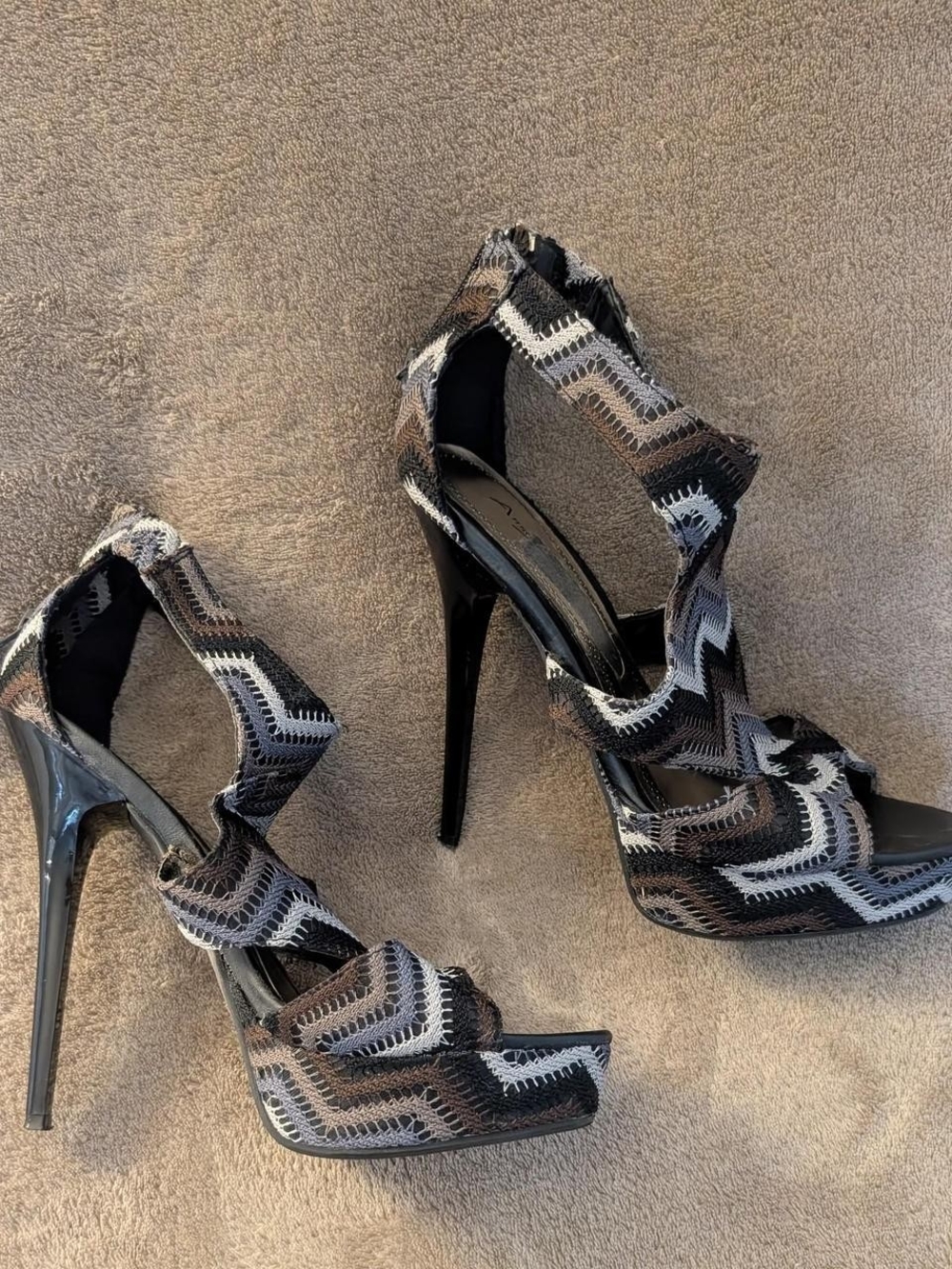 Anne Michelle Black, Brown & Gray Zigzag High Heel Sandals